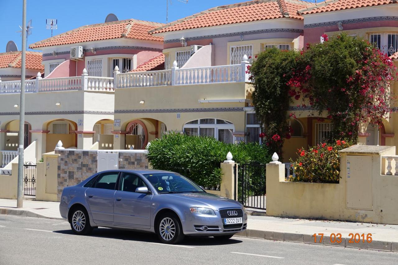 Villa Del Mar โอริอุเอลา ภายนอก รูปภาพ